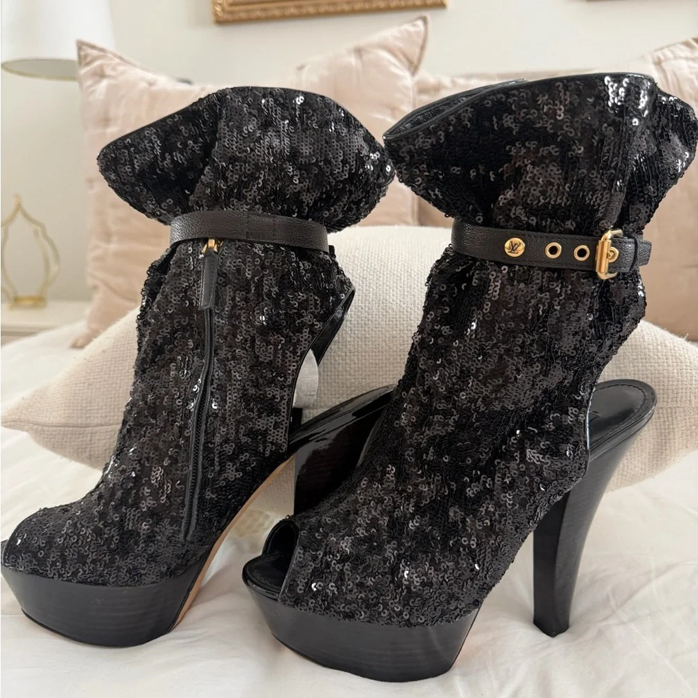 Louis Vuitton Sequin Booties. - Picture 5 of 7